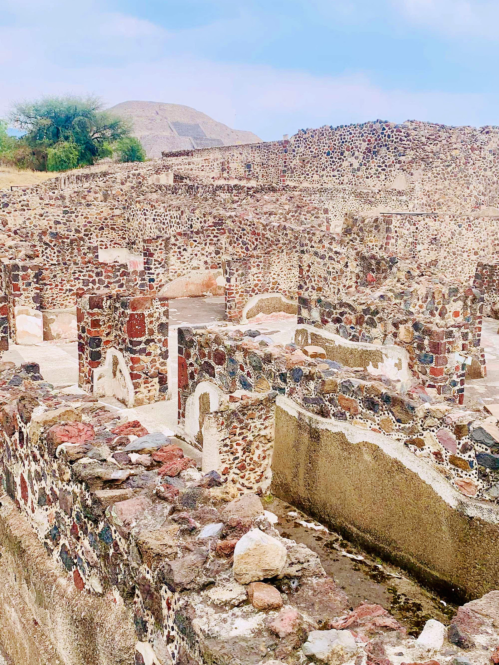 墨西哥城天使之城普埃布拉+乔鲁拉大金字塔一日游

